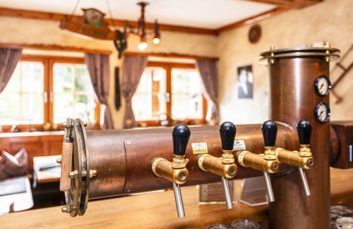 Zapfanlage an der Bar im Stüberl